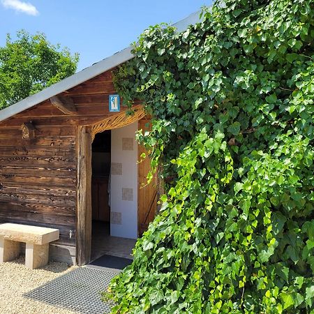 La Maison Ronde Et Ses 2 Cahutes Monthoiron Luaran gambar