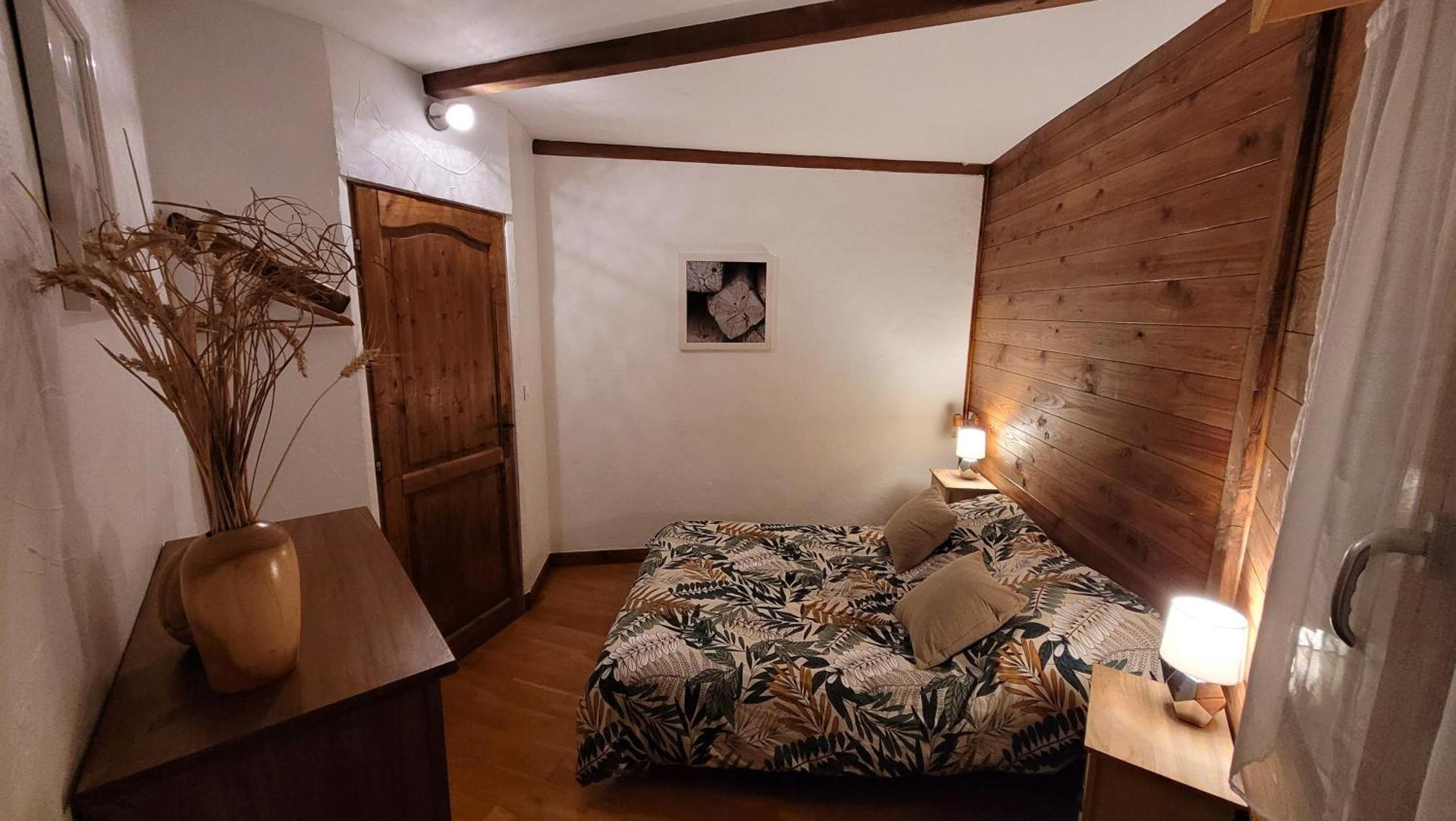 La Maison Ronde Et Ses 2 Cahutes Monthoiron Luaran gambar