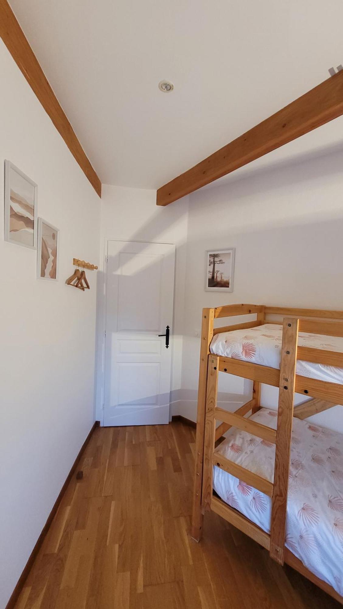 La Maison Ronde Et Ses 2 Cahutes Monthoiron Luaran gambar
