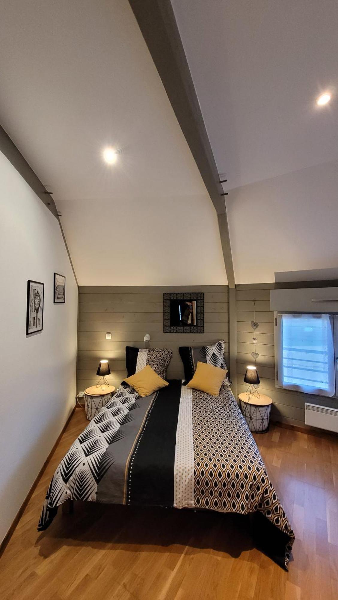 La Maison Ronde Et Ses 2 Cahutes Monthoiron Luaran gambar