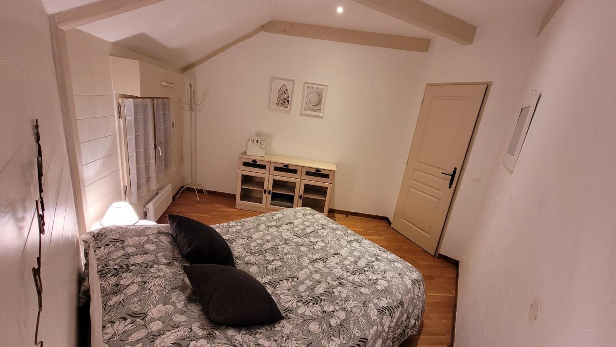 La Maison Ronde Et Ses 2 Cahutes Monthoiron Luaran gambar